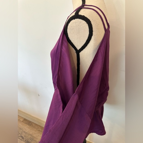 Venus Cold Shoulder NWT SZ 12 Women's Purple Top - Picture 5 of 7